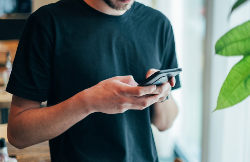 How Nonprofits Can Benefit From Using Texting Software for Fundraising Campaigns