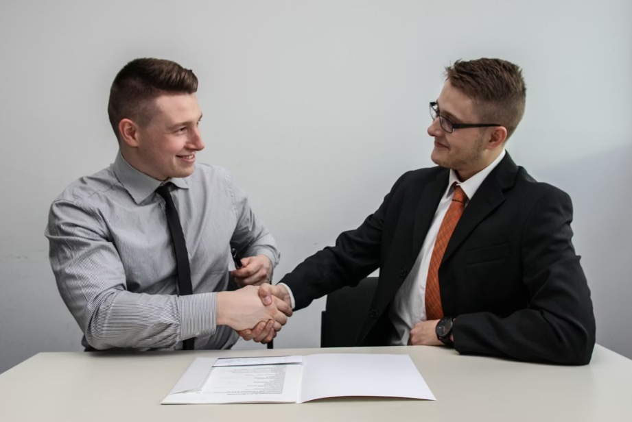 The Benefits of Partnering with a Local Financial Advisor